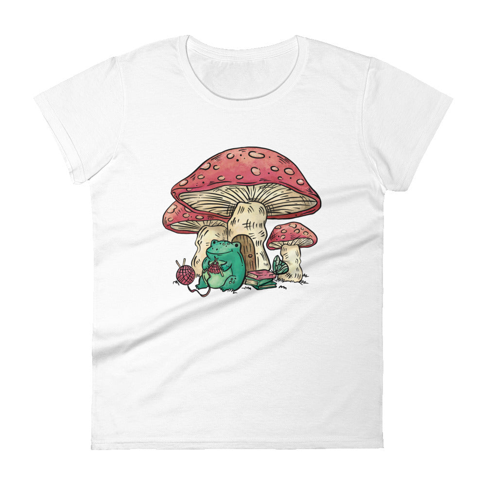 Frog with Mushroom Women's T-Shirt